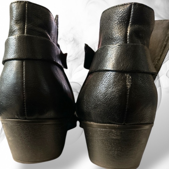 Clarks Boylan Dawn Leather Block Heel Comfort Fall Ankle Boot Black 11 - Picture 9 of 9